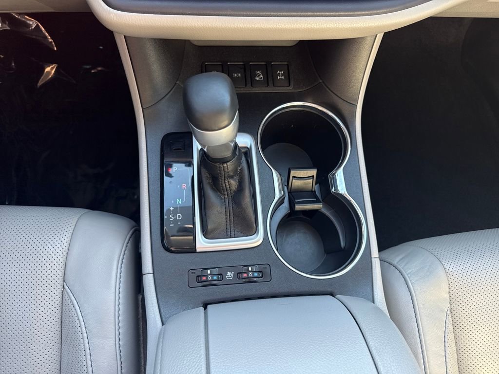 Used 2019 Toyota Highlander Limited image 21