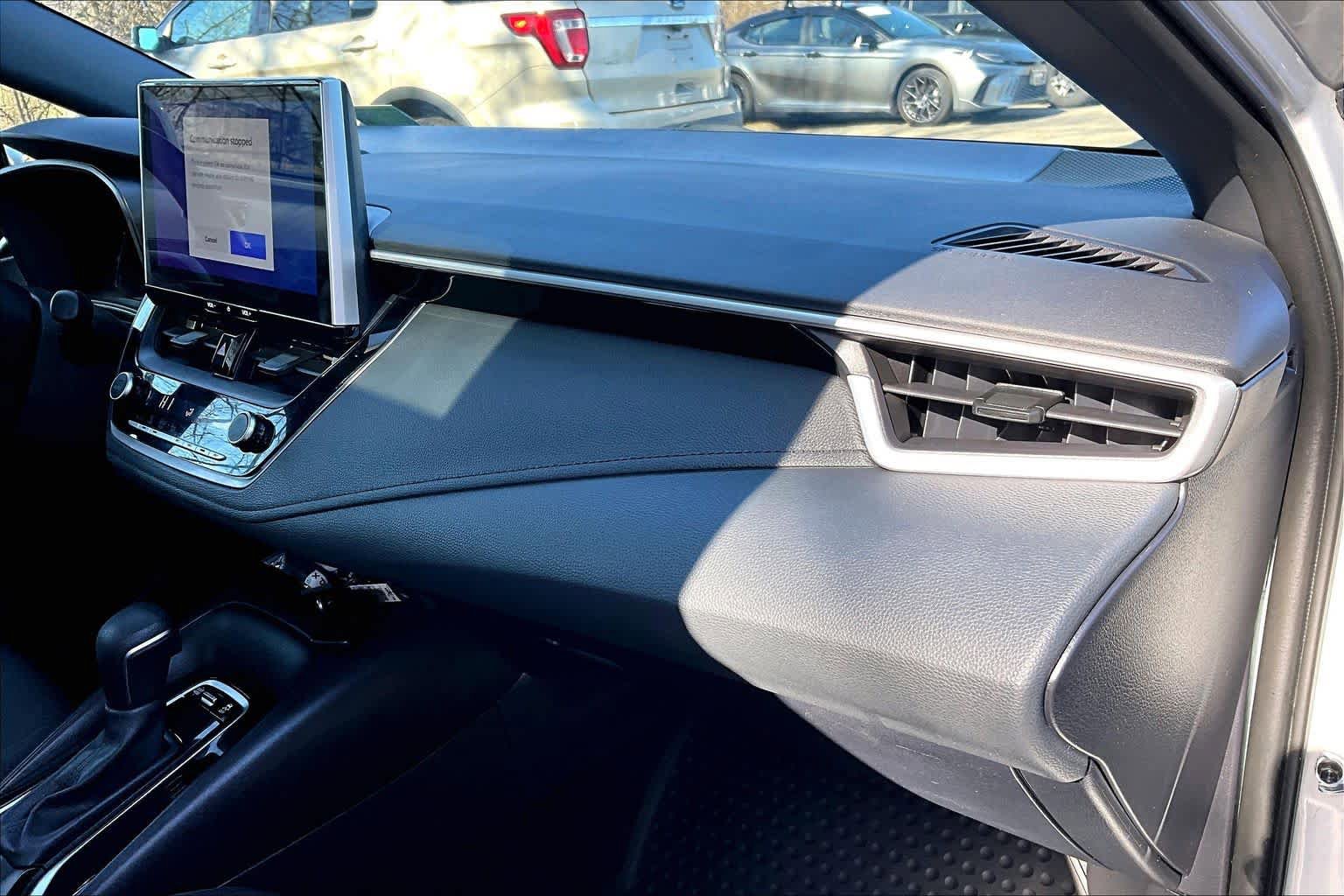 Used 2025 Toyota Corolla SE w/ SE Premium Package FWD image 17