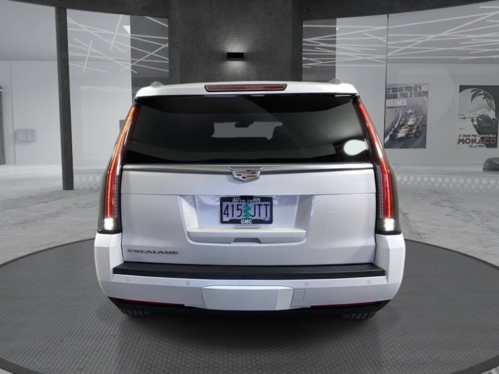Used 2017 Cadillac Escalade Premium Luxury AWD/4WD image 6