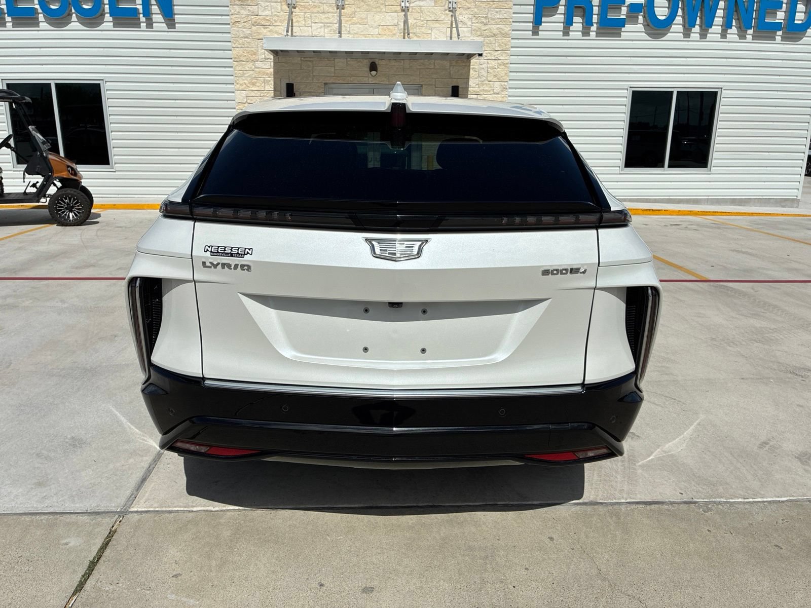Used 2024 Cadillac Lyriq Luxury w/ LPO, Floor Liner Package AWD/4WD image 6