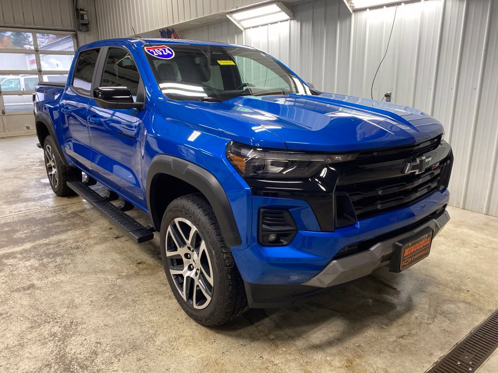 Used 2024 Chevrolet Colorado Z71 w/ Z71 Convenience Package 2 AWD/4WD image 2