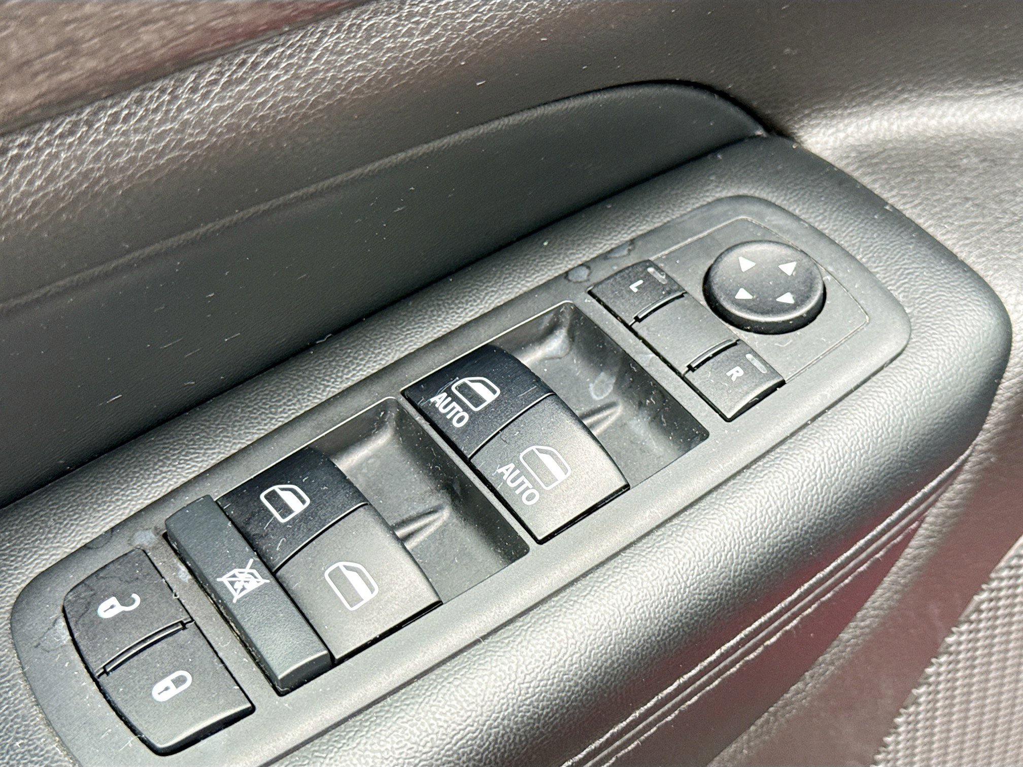 Used 2018 Jeep Grand Cherokee Altitude image 8