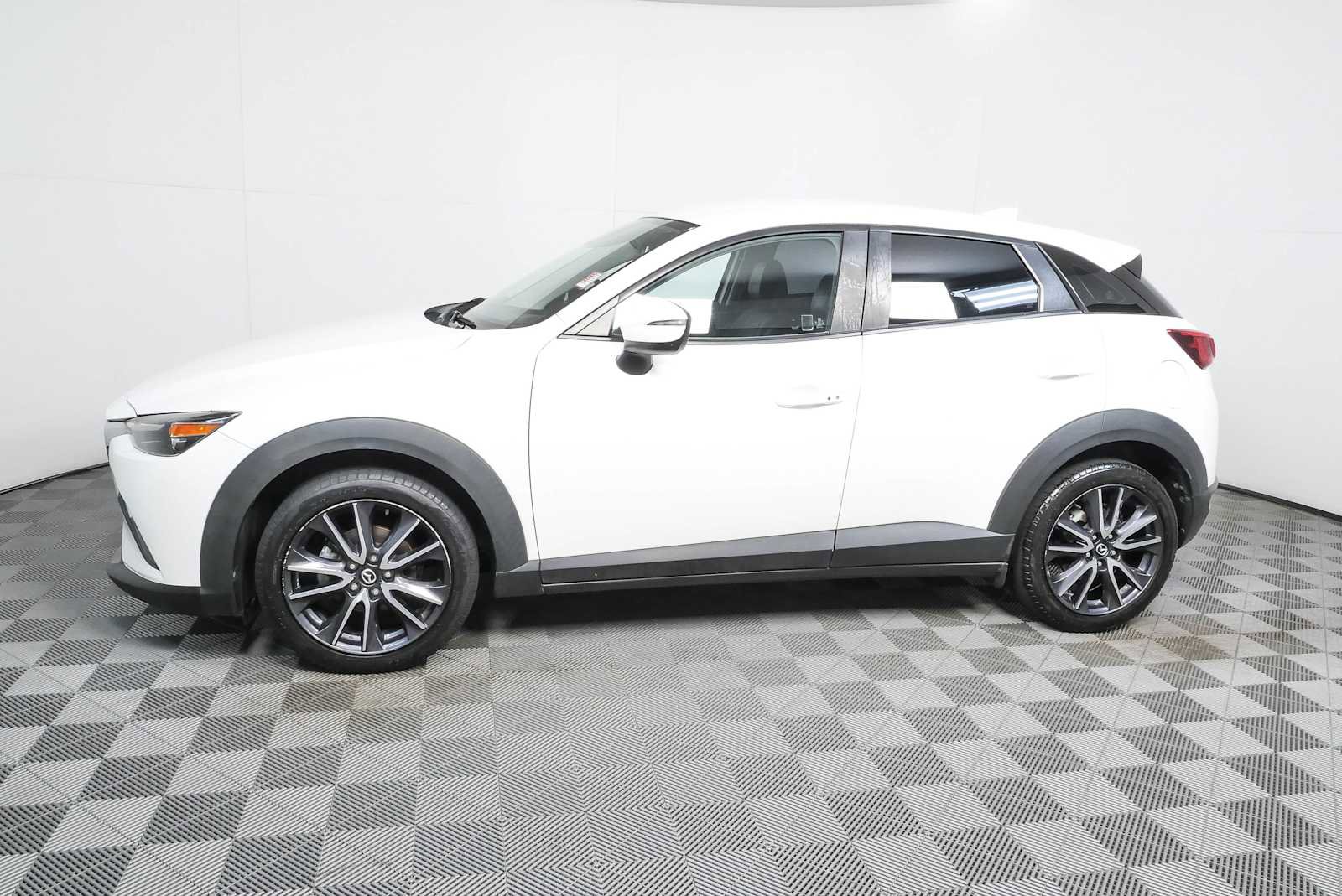 Used 2018 MAZDA CX-3 Touring FWD image 24