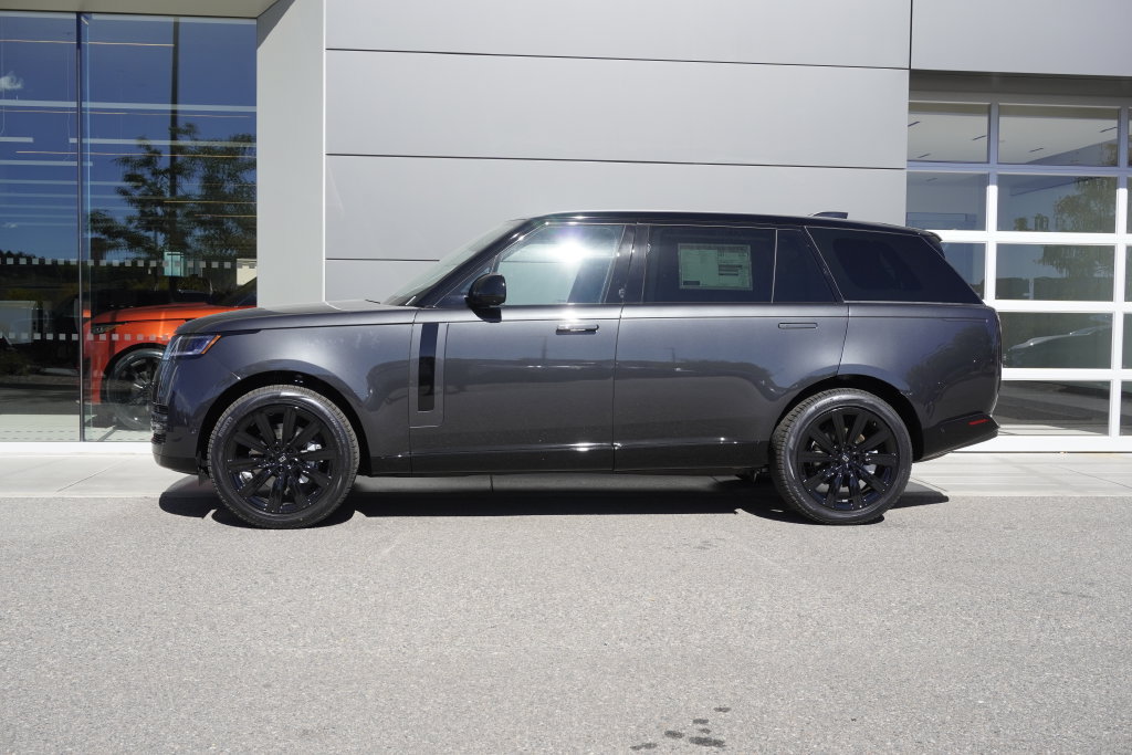 New 2027 Land Rover Range Rover Long Wheelbase SE AWD/4WD image 8