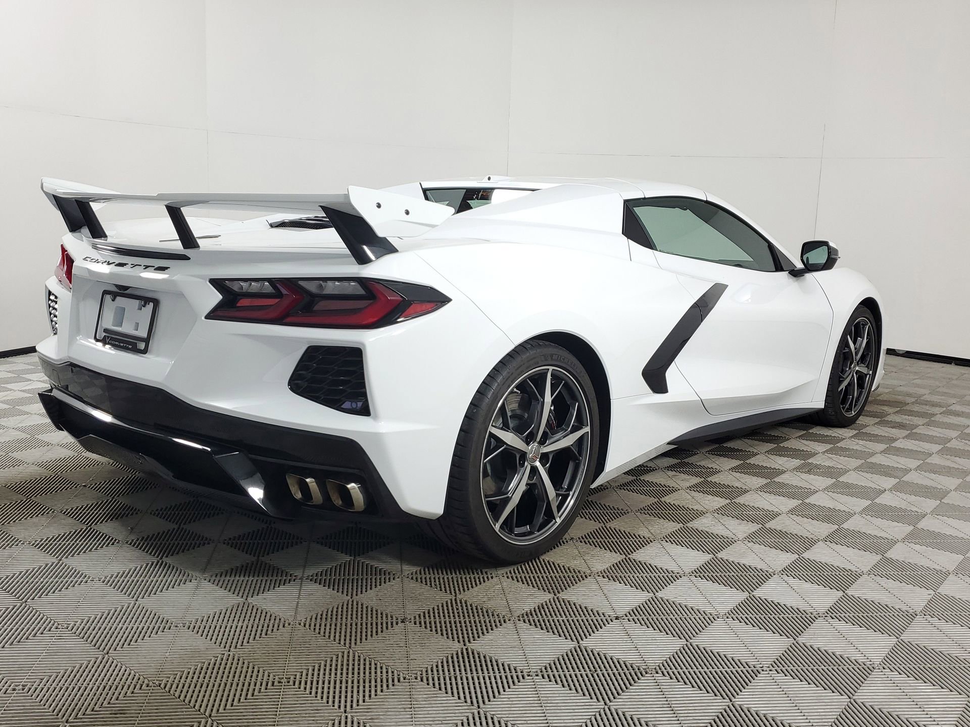 Used 2023 Chevrolet Corvette Stingray Premium Conv w/ Z51 Performance Package image 6