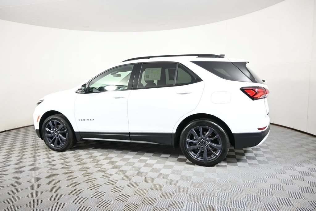 Used 2024 Chevrolet Equinox RS AWD/4WD image 3
