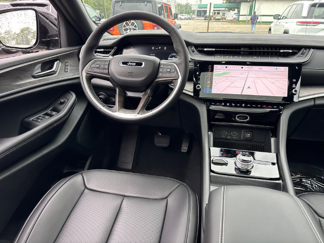 New 2027 Jeep Grand Cherokee Limited AWD/4WD image 13