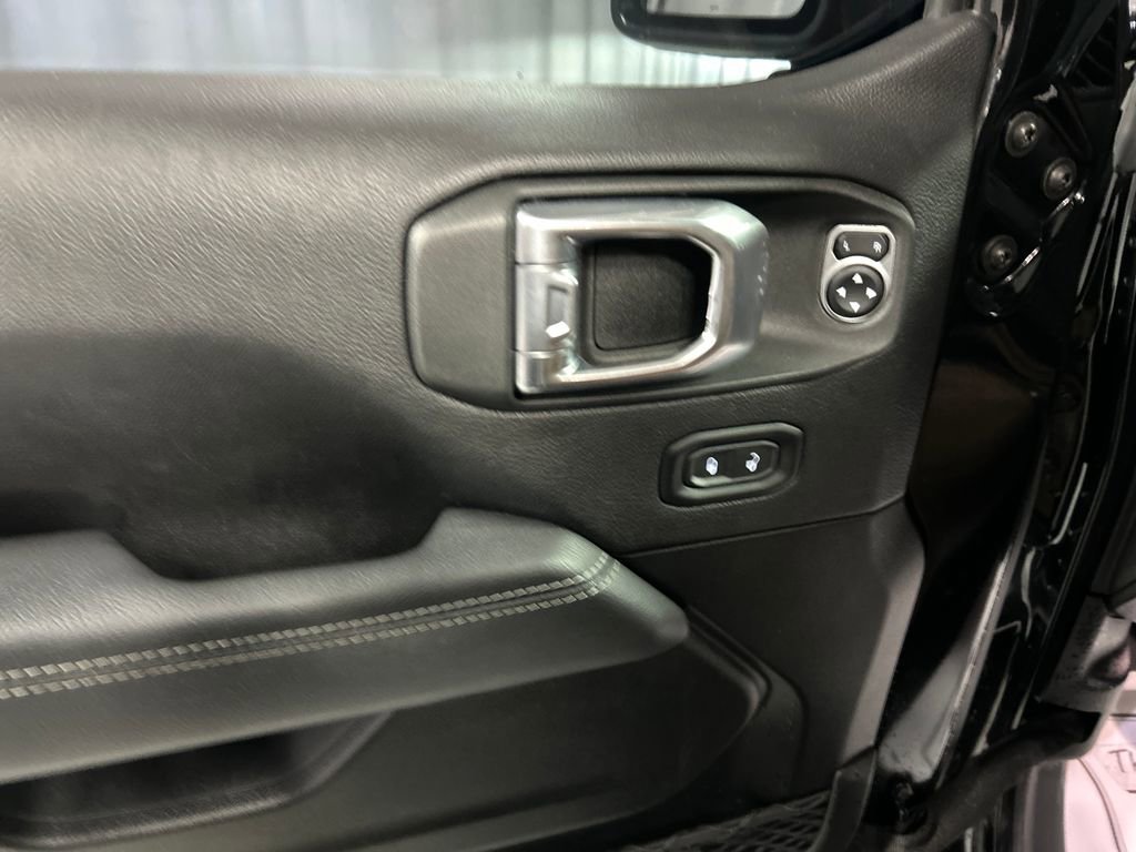 Used 2022 Jeep Wrangler Unlimited Sahara w/ Cold Weather Group AWD/4WD image 14