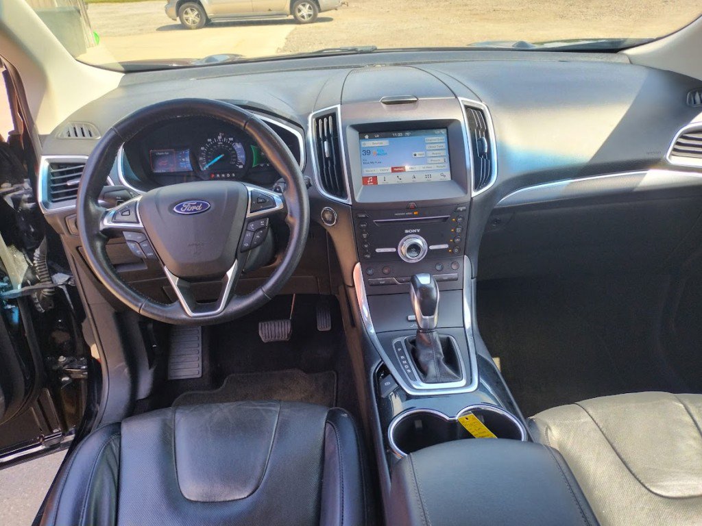 Used 2017 Ford Edge Titanium w/ Equipment Group 301A image 9