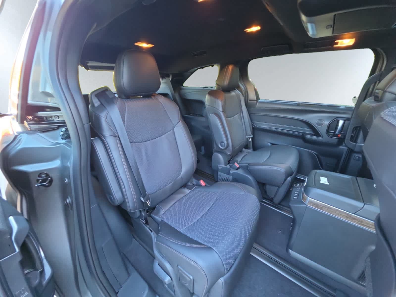 New 2026 Toyota Sienna Platinum AWD/4WD image 18