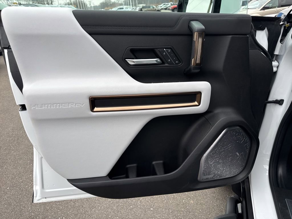 Used 2024 GMC Hummer EV 2X w/ Extreme Off-Road Package image 29