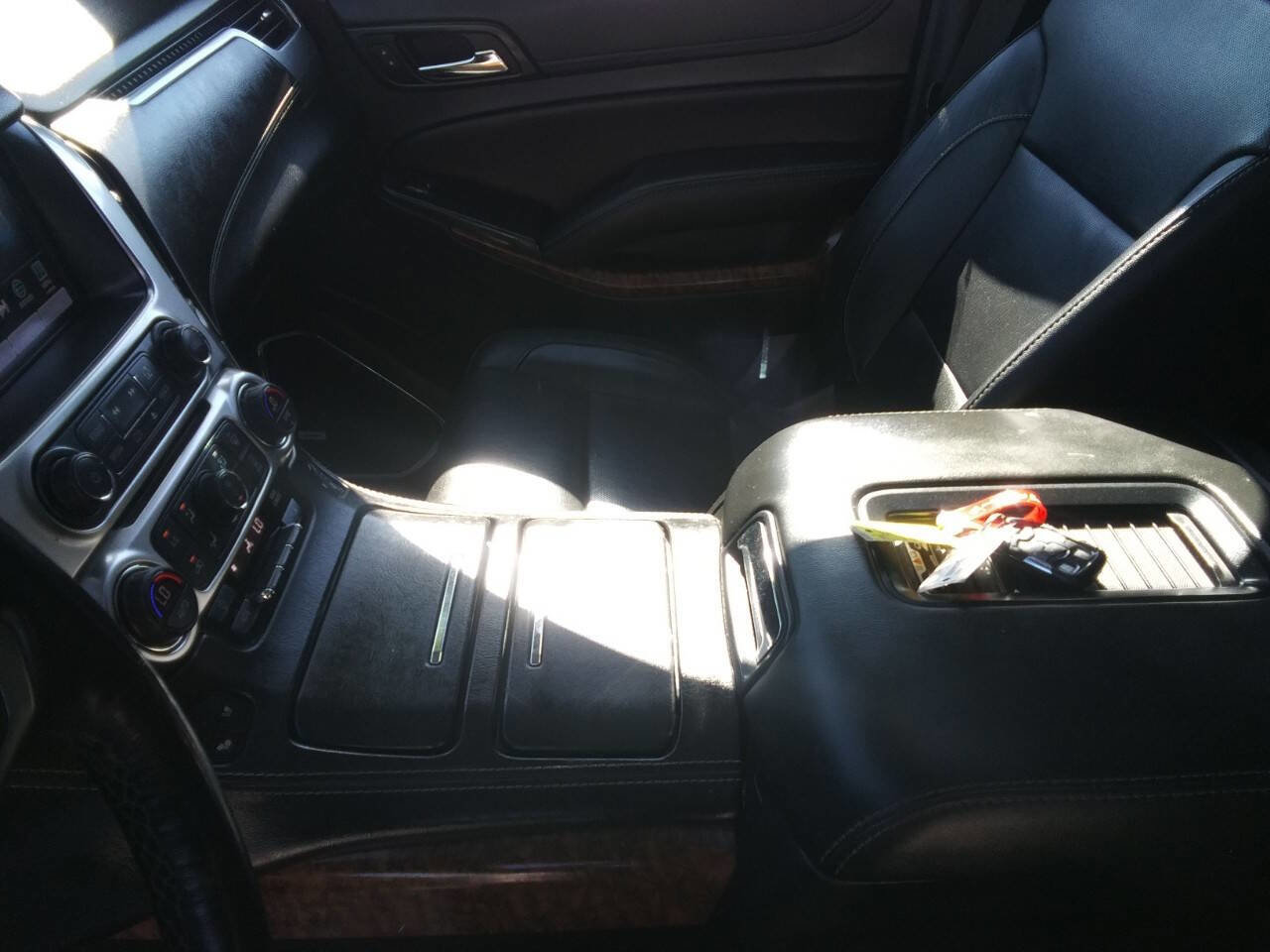 Used 2018 Chevrolet Suburban Premier image 25