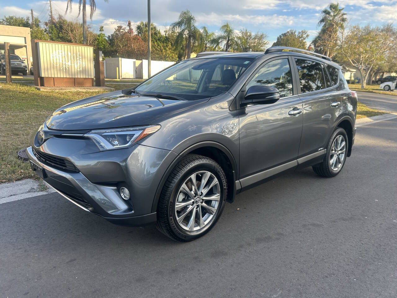 Used 2017 Toyota RAV4 Limited w/ Carpet Mat Package image 1