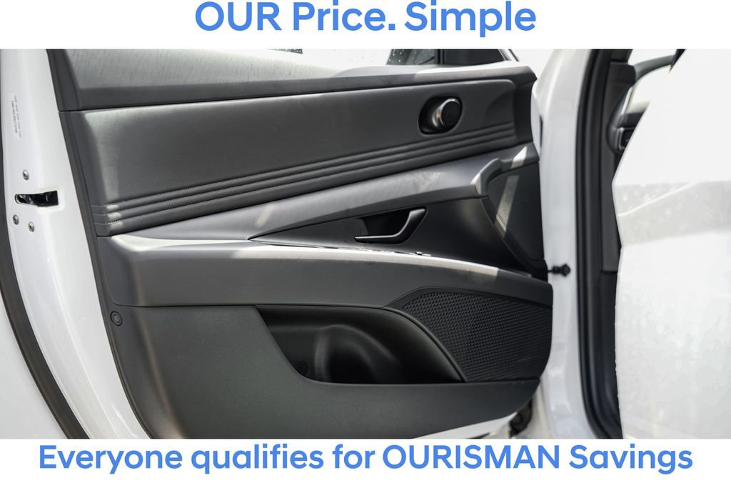 New 2025 Hyundai Elantra SEL image 32