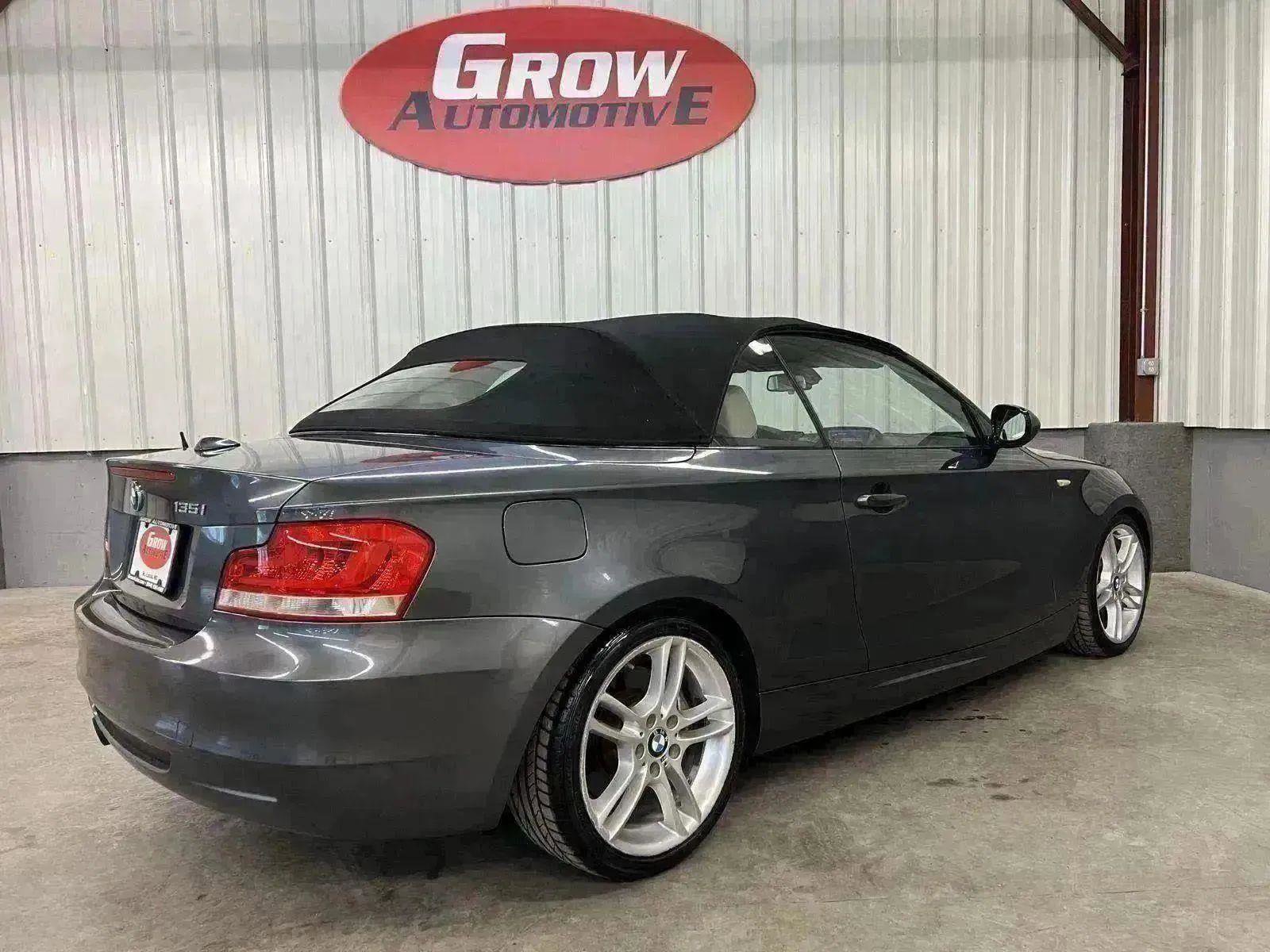 Used 2013 BMW 135i Convertible image 17