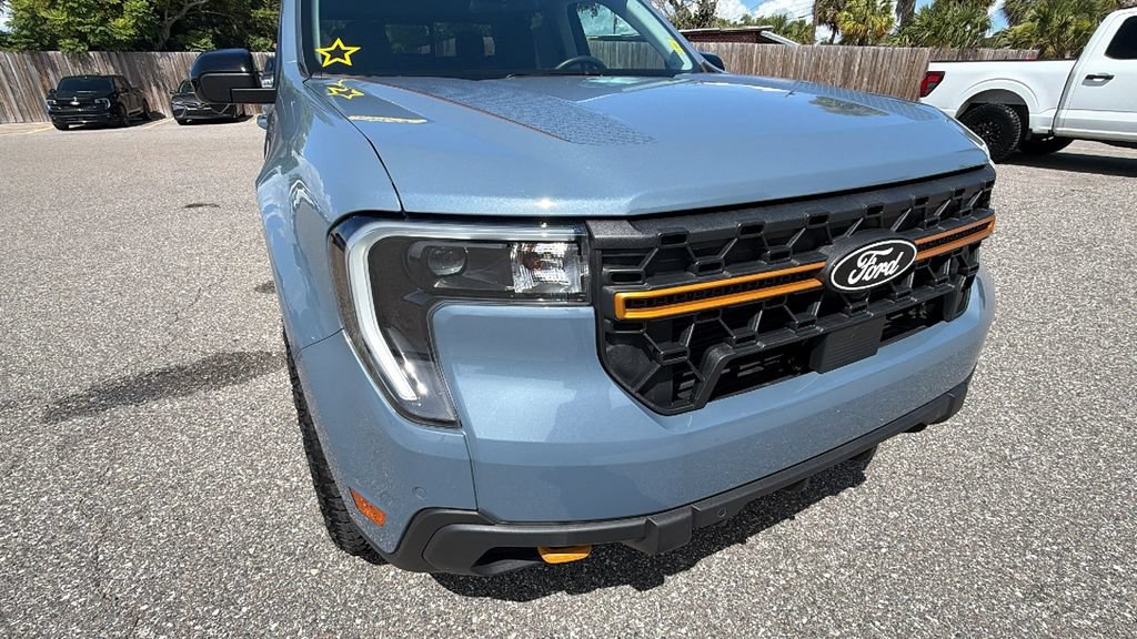 Certified 2025 Ford Maverick Tremor AWD/4WD image 9