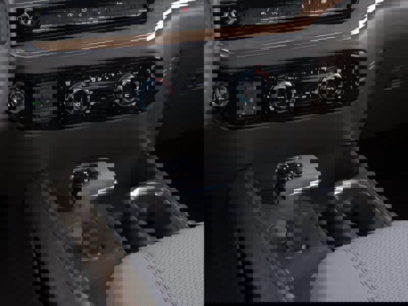 New 2026 GMC Sierra 1500 SLT image 23