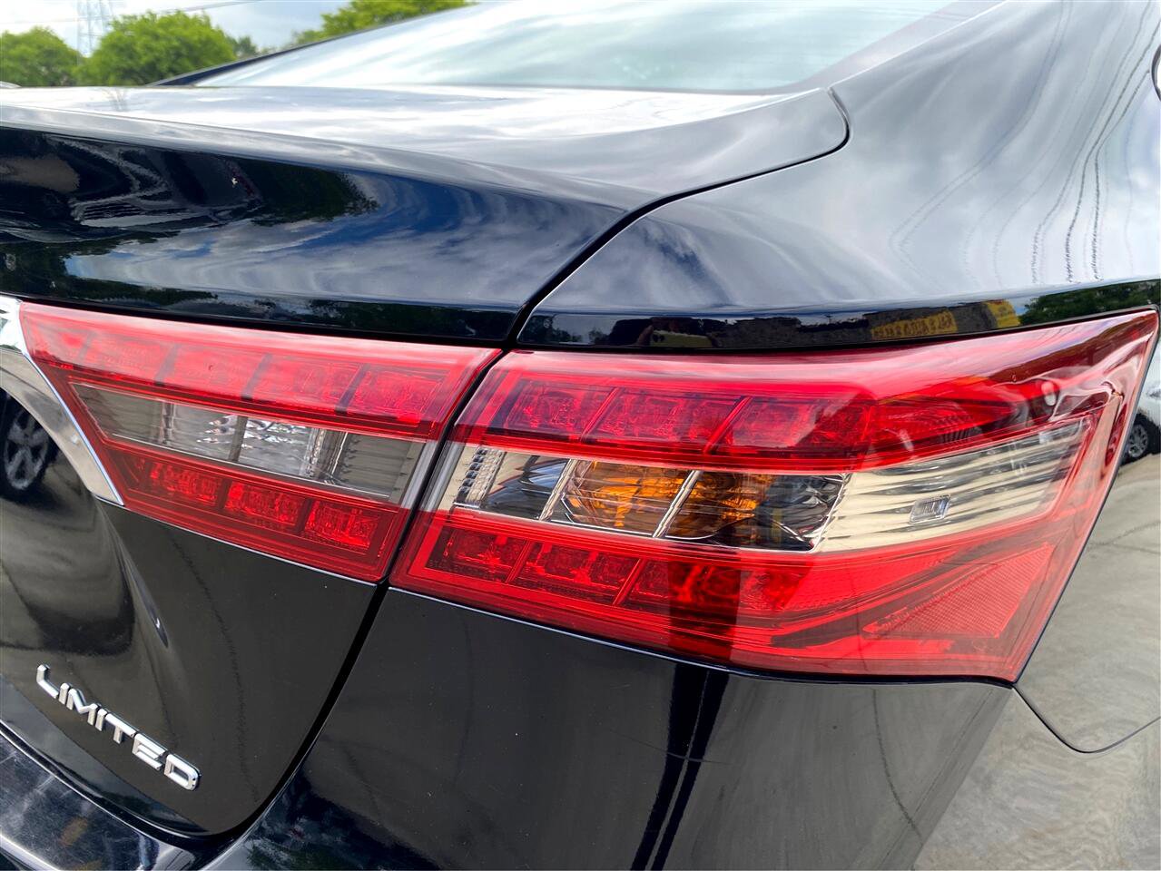 Used 2016 Toyota Avalon Limited image 20