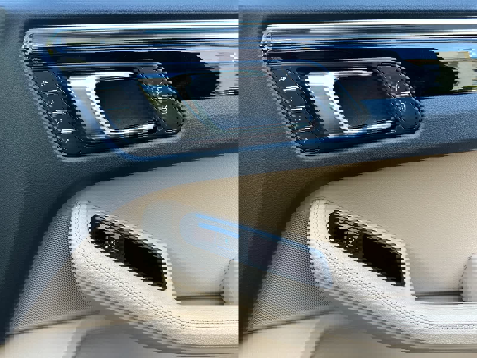 Used 2025 Porsche Macan image 19