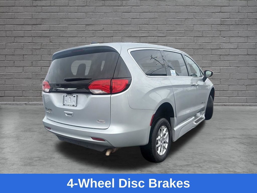 Used 2023 Chrysler Voyager LX FWD image 8