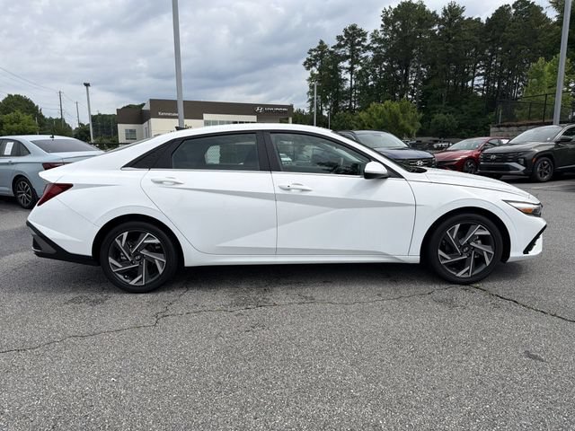 Certified 2025 Hyundai Elantra SEL FWD image 8