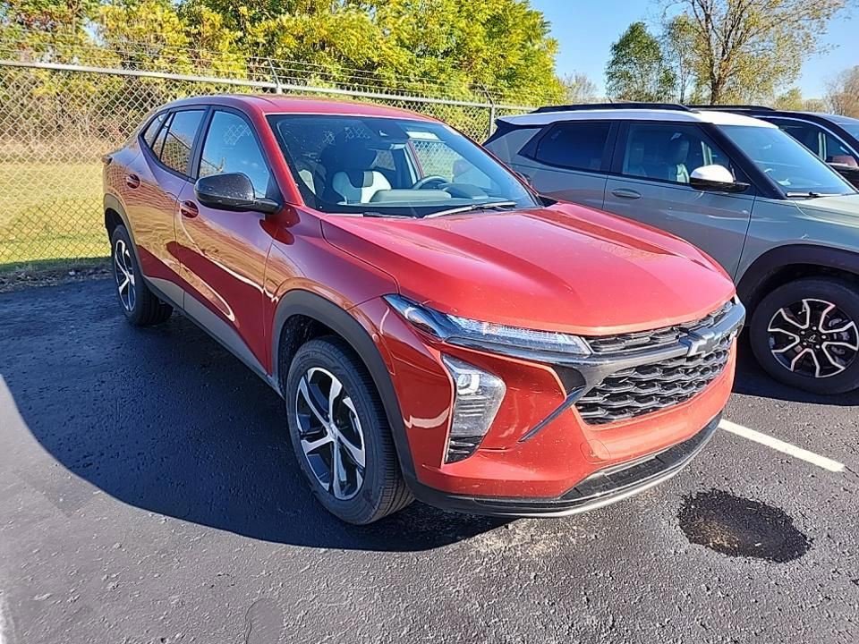 Certified 2024 Chevrolet Trax RS w/ Driver Confidence Package image 3