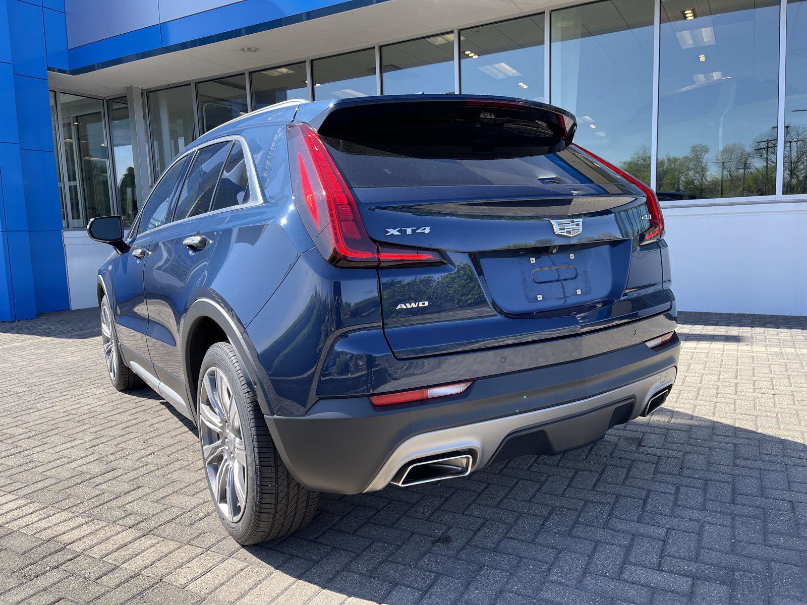 Used 2019 Cadillac XT4 Premium Luxury w/ Enhanced Visibility Package AWD/4WD image 3