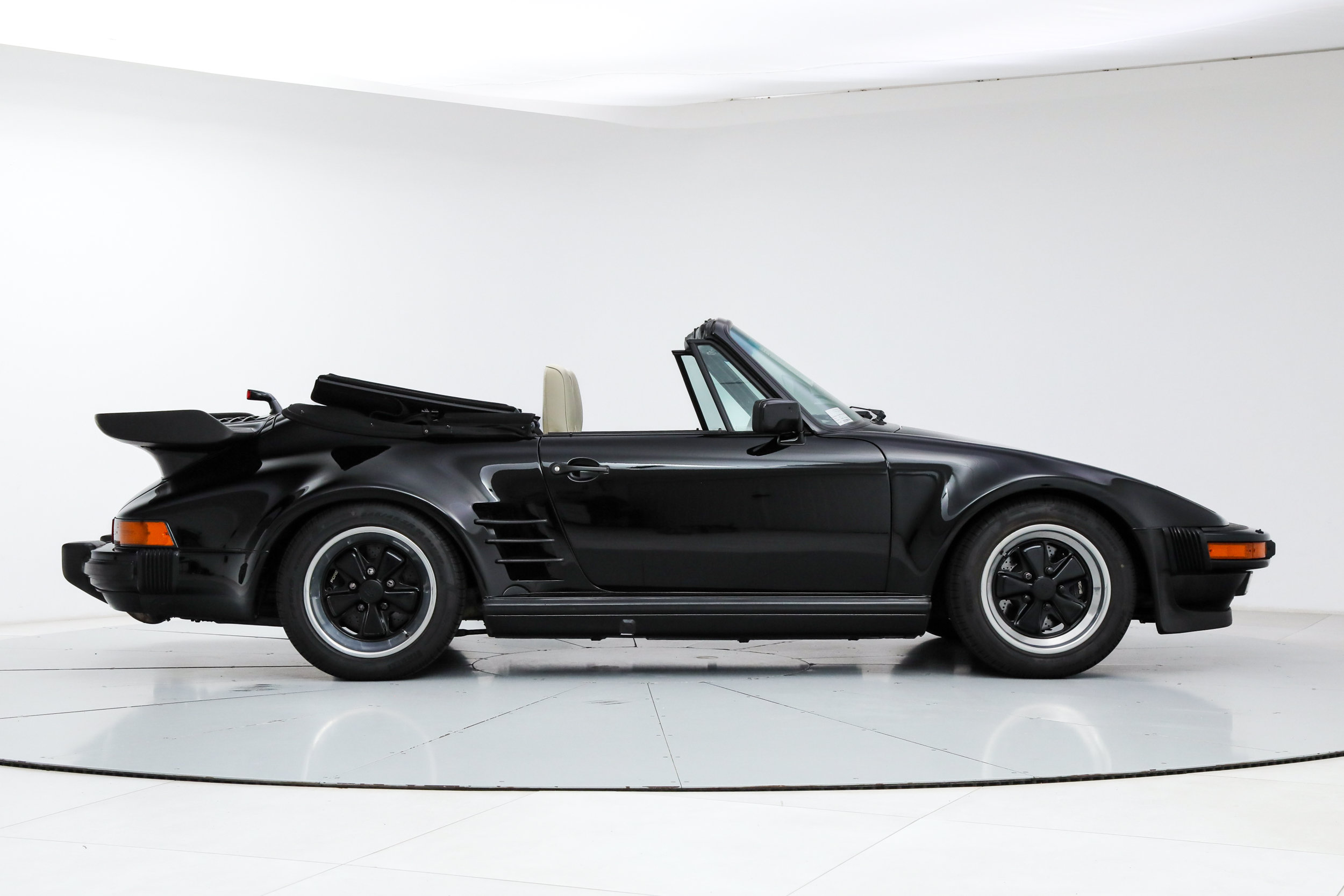 Used 1989 Porsche 911 Turbo Targa RWD image 19