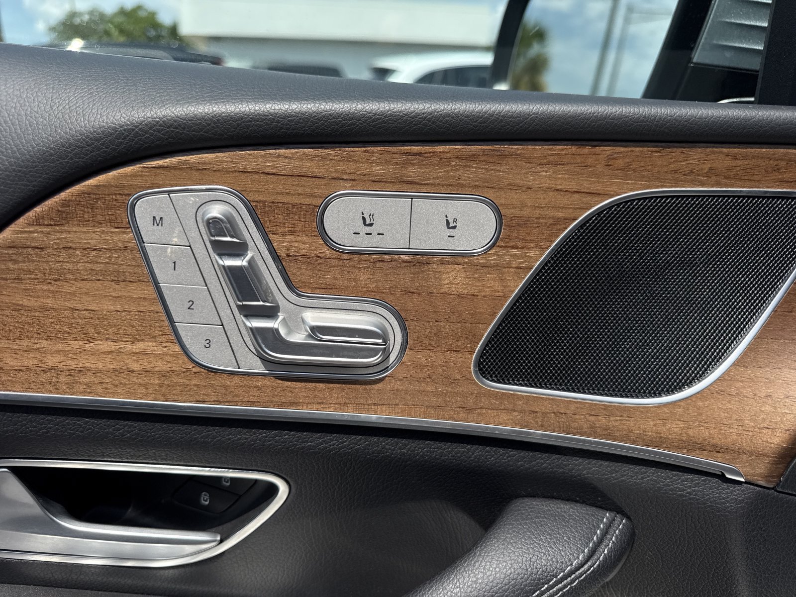 Certified 2025 Mercedes-Benz GLE 350 4MATIC image 40