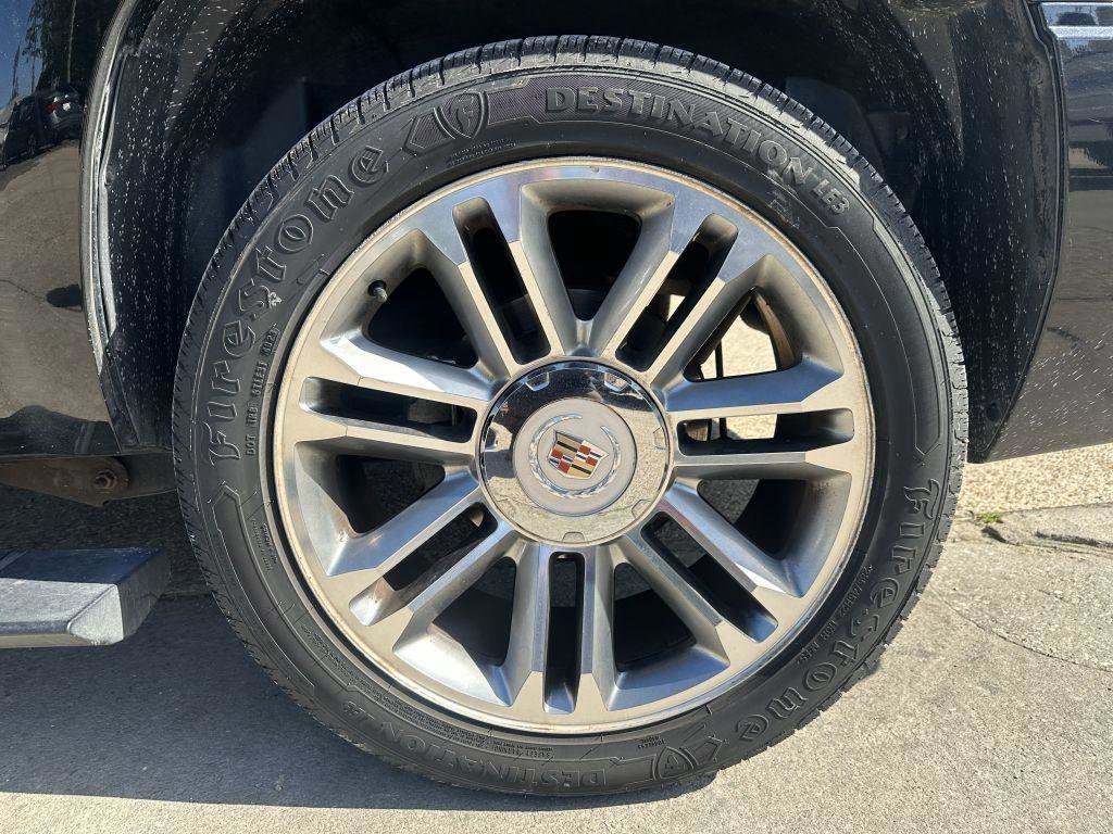 Used 2013 Cadillac Escalade Premium AWD/4WD image 9