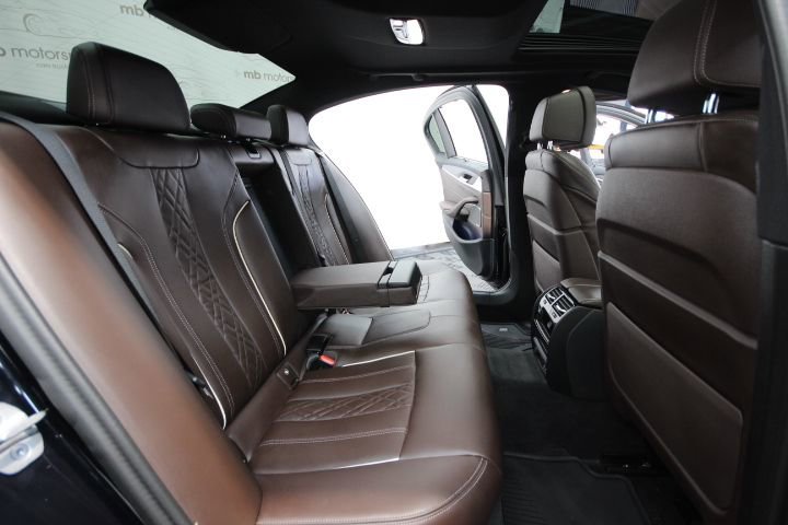 Used 2023 BMW M550i xDrive w/ Executive Package image 42