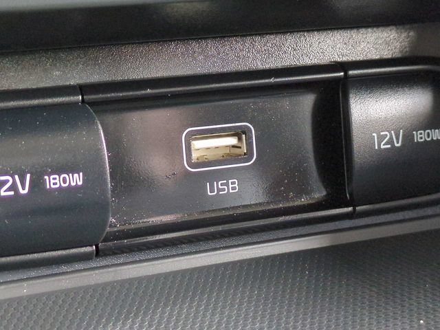 Used 2025 Kia Soul LX w/ LX Technology Package FWD image 21