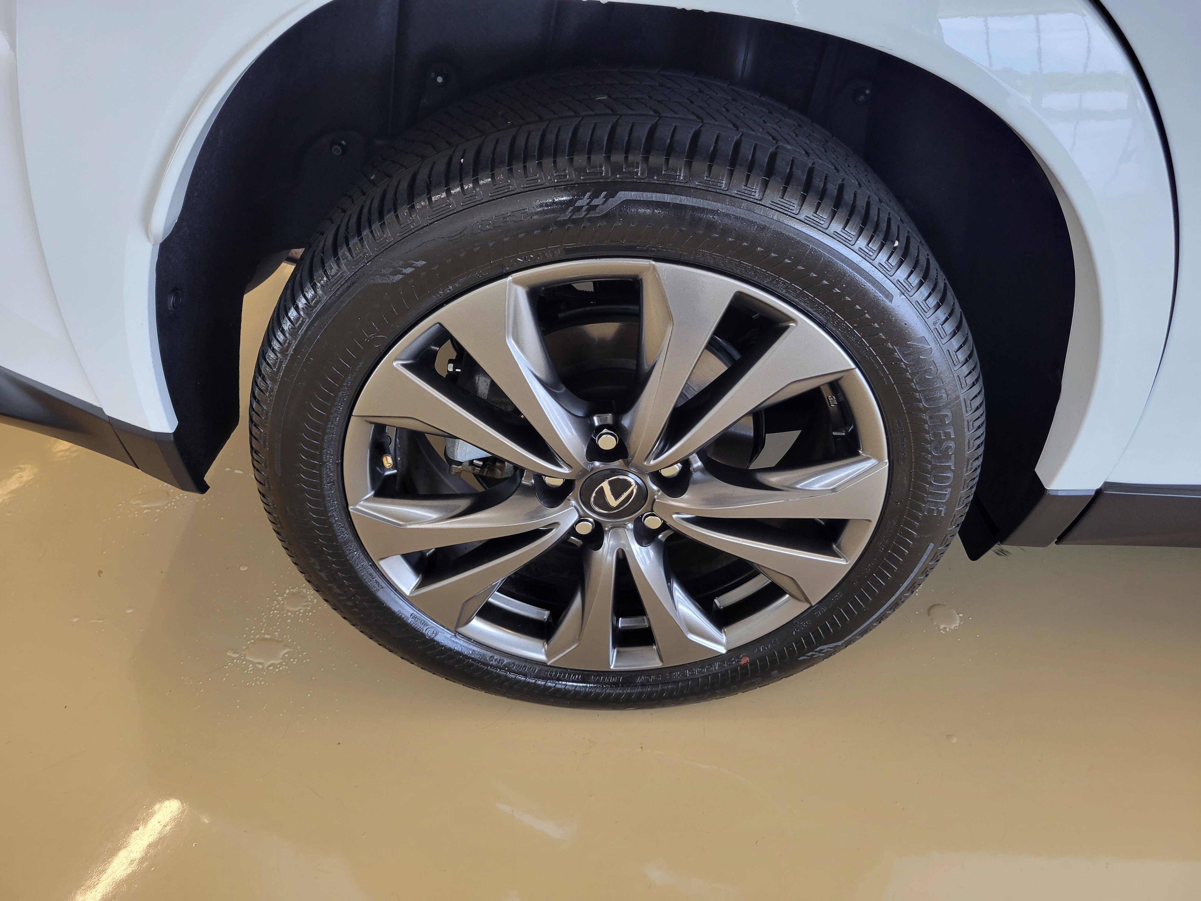 Used 2025 Lexus UX 300h FWD image 11