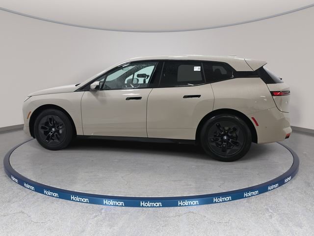 Used 2026 BMW iX xDrive45 image 9
