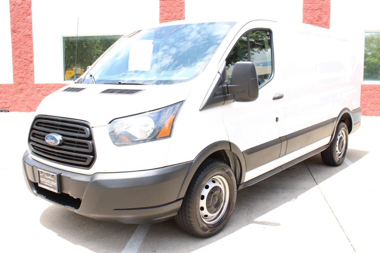 Used 2019 Ford Transit 150 130 Low Roof RWD image 4