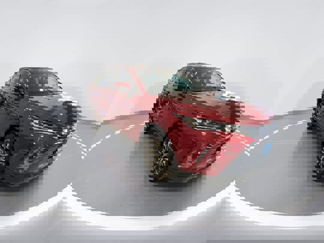 Used 2023 Toyota Venza LE image 2