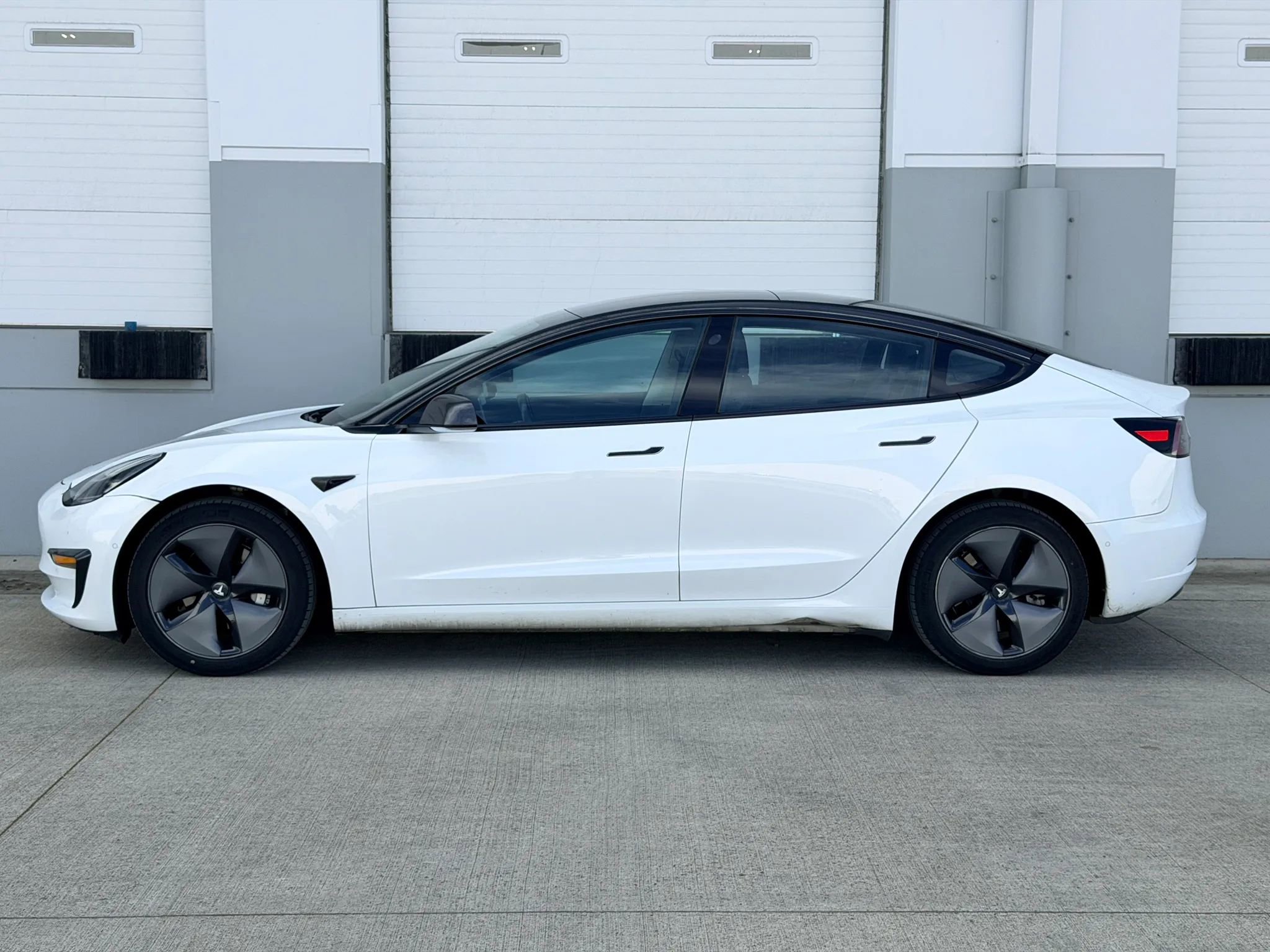Used 2018 Tesla Model 3 Long Range image 2