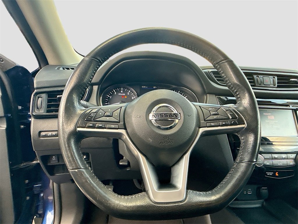 Used 2018 Nissan Rogue SV image 11
