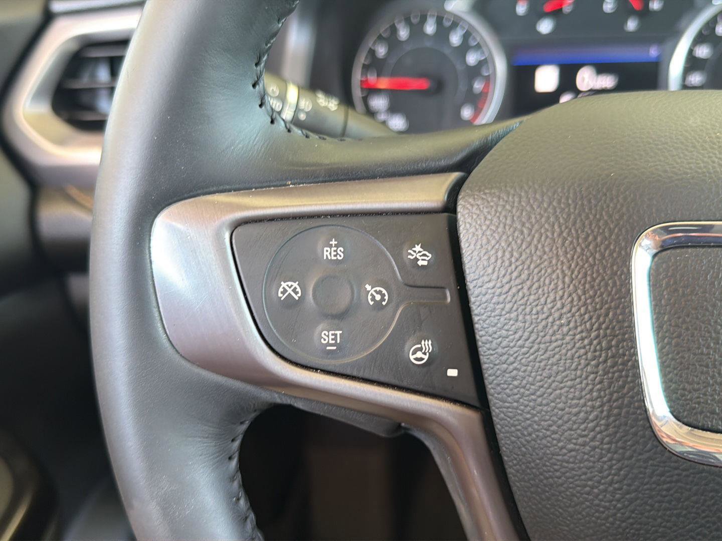 Used 2022 GMC Acadia AT4 w/ Preferred Package image 29