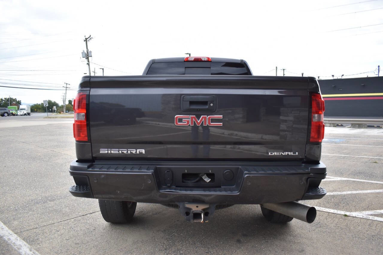 Used 2015 GMC Sierra 3500 Denali w/ Duramax Plus Package image 5
