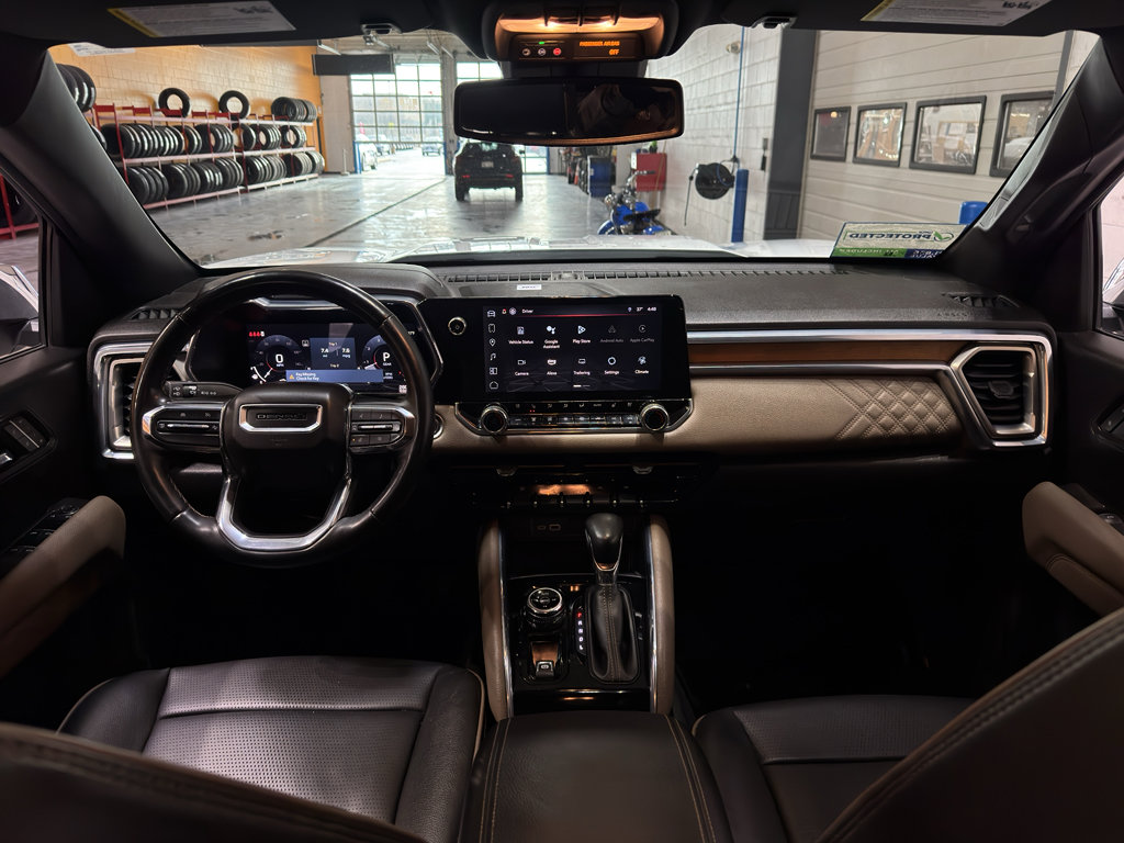 Used 2024 GMC Canyon Denali image 16