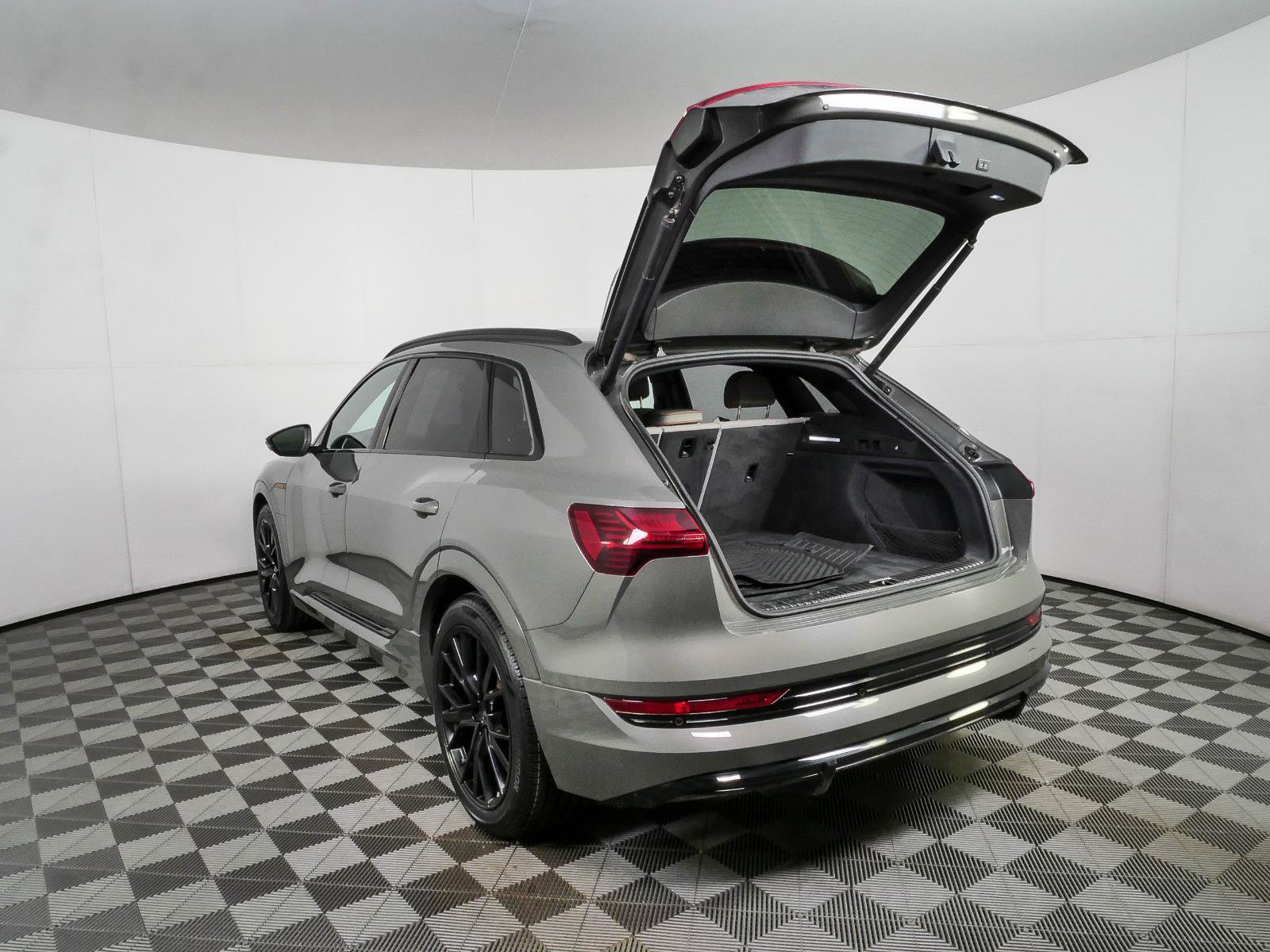 Used 2023 Audi e-tron Chronos w/ Chronos Package AWD/4WD image 33
