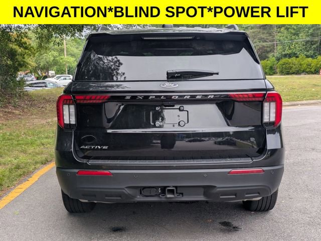 Used 2025 Ford Explorer Active RWD image 3