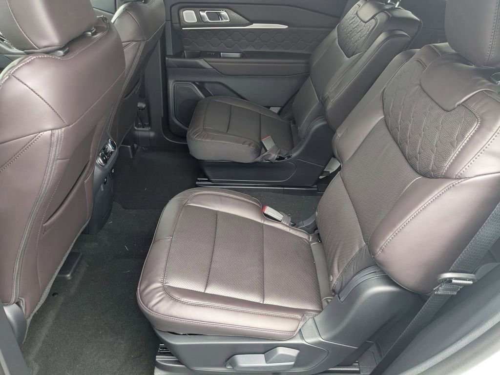 New 2026 Ford Explorer Platinum image 27