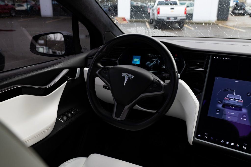 Used 2020 Tesla Model X Long Range image 9