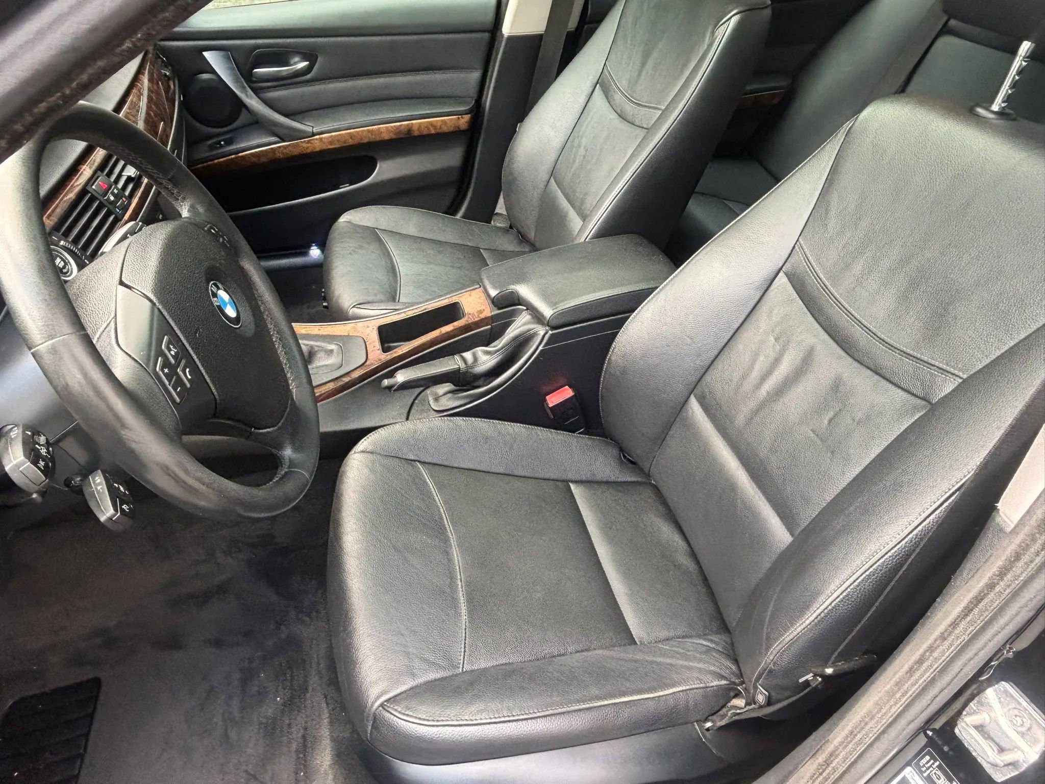 Used 2010 BMW 328i xDrive Sedan AWD/4WD image 18