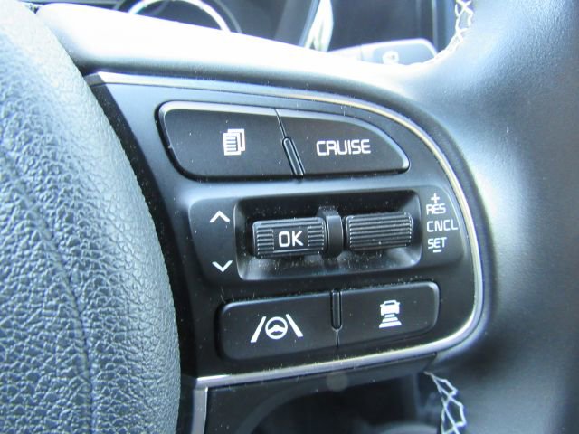 Used 2022 Kia Niro EX image 39