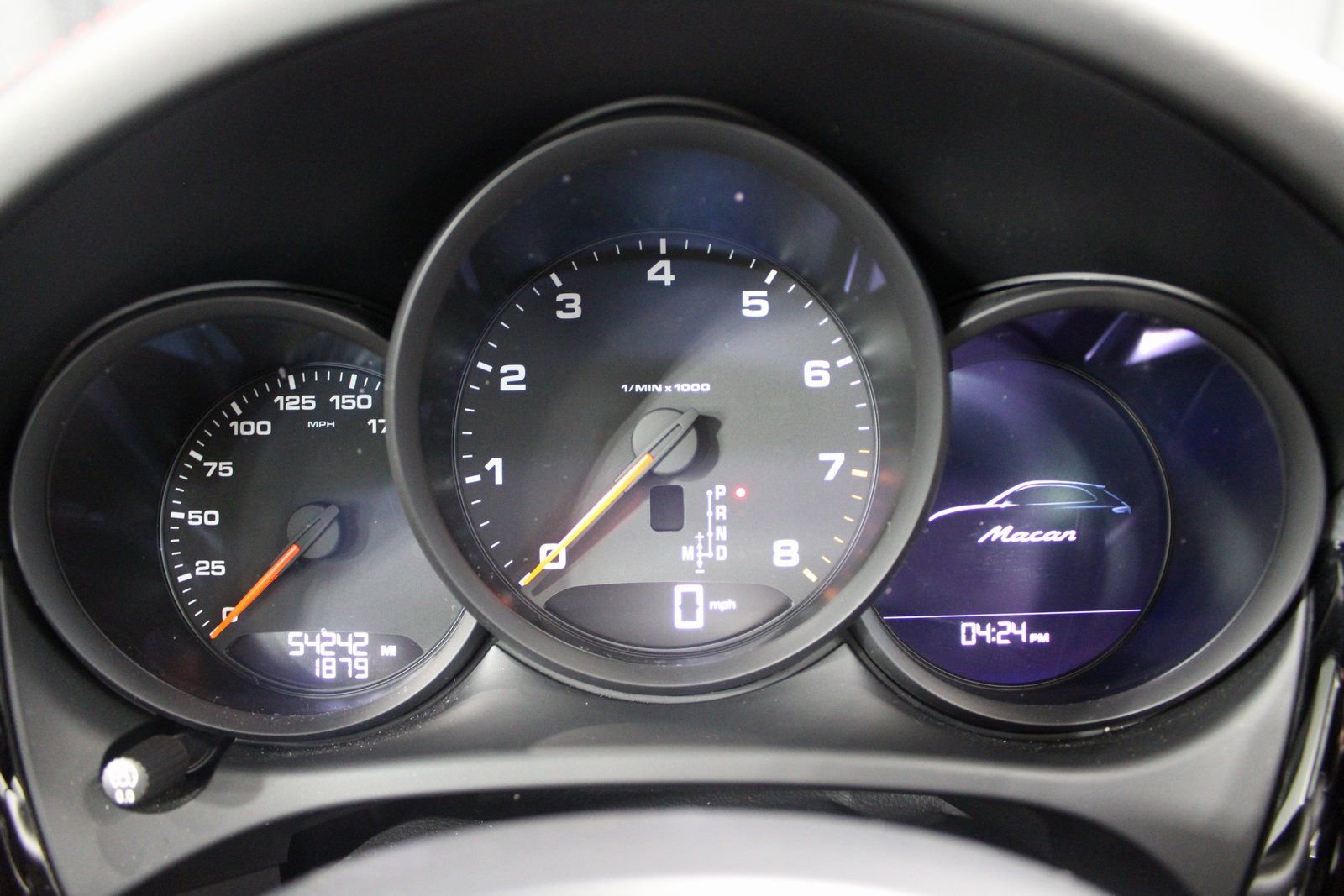 Certified 2021 Porsche Macan image 31