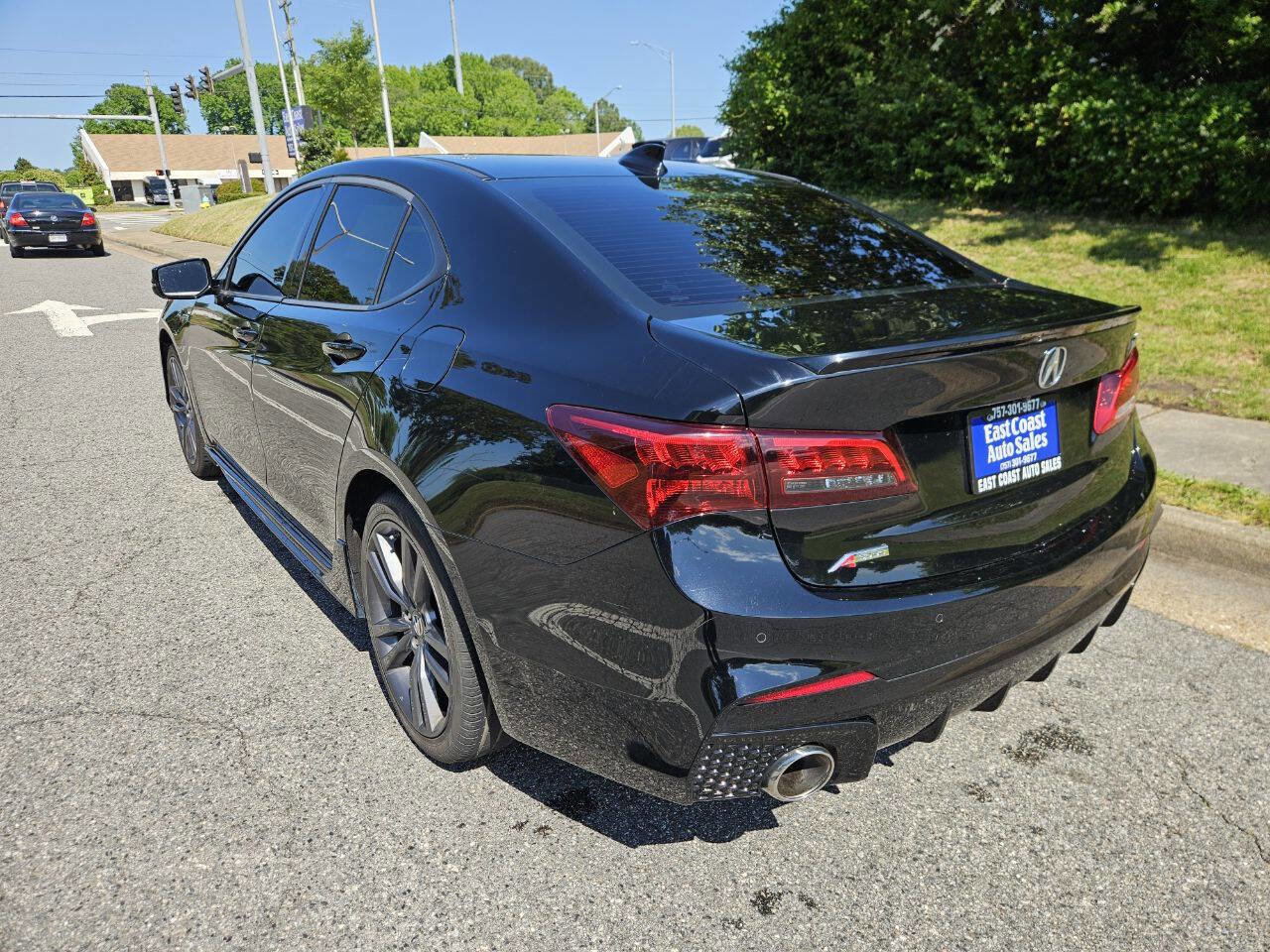 Used 2018 Acura TLX V6 w/ Technology & A-SPEC Pkg FWD image 4