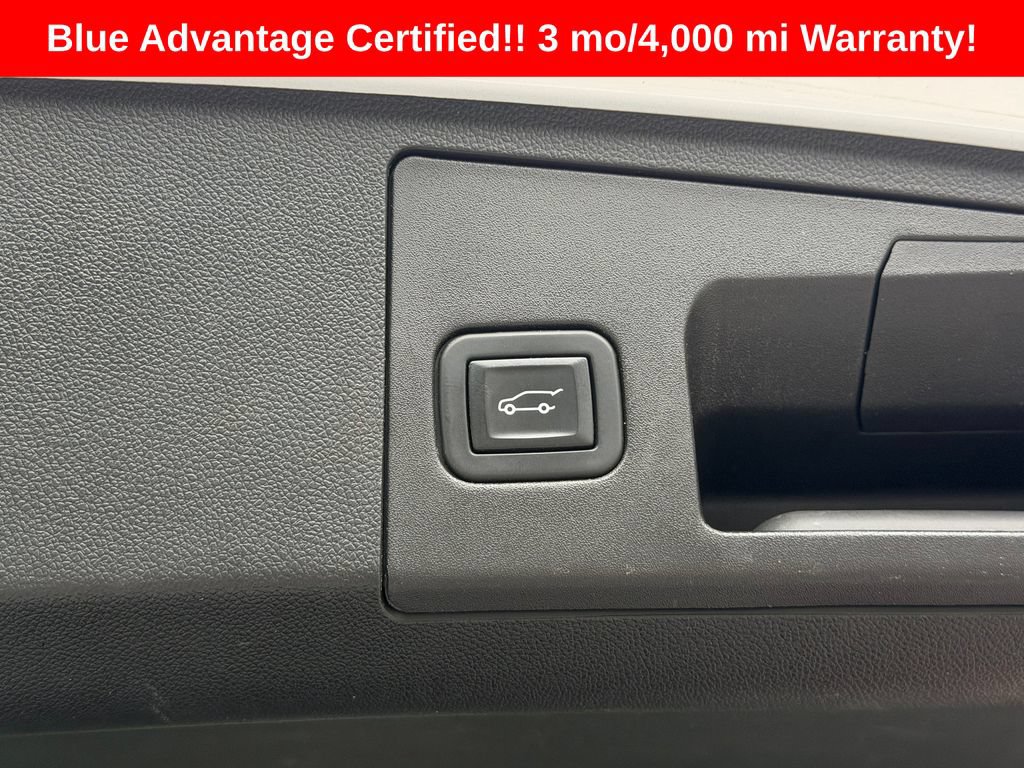 Used 2021 Cadillac XT4 Premium Luxury w/ Cold Weather Package FWD image 26